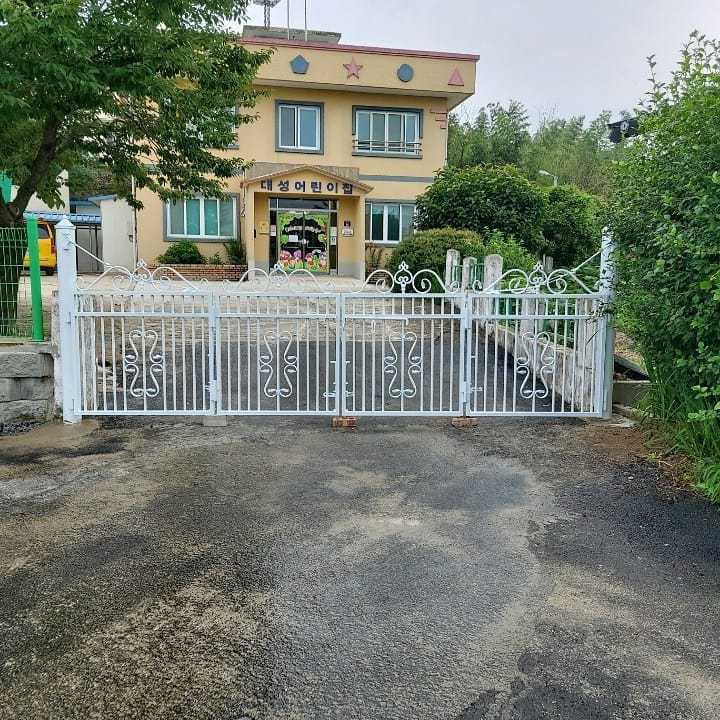 백색 사파이어 아트 접이문 입니다.